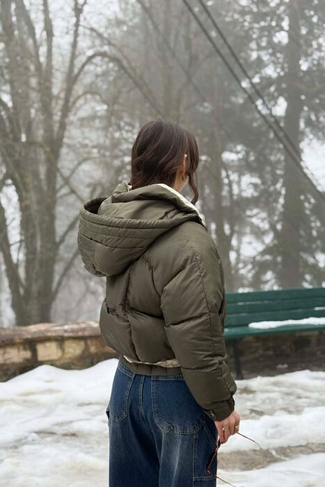 XHUP I SHKURTER NJE NGJYRESH ME ZINXHIR PER FEMRA NE NGJYRE JESHILE - 2