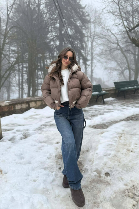 XHUP I SHKURTER NJE NGJYRESH ME ZINXHIR PER FEMRA NE NGJYRE KAFE - 2