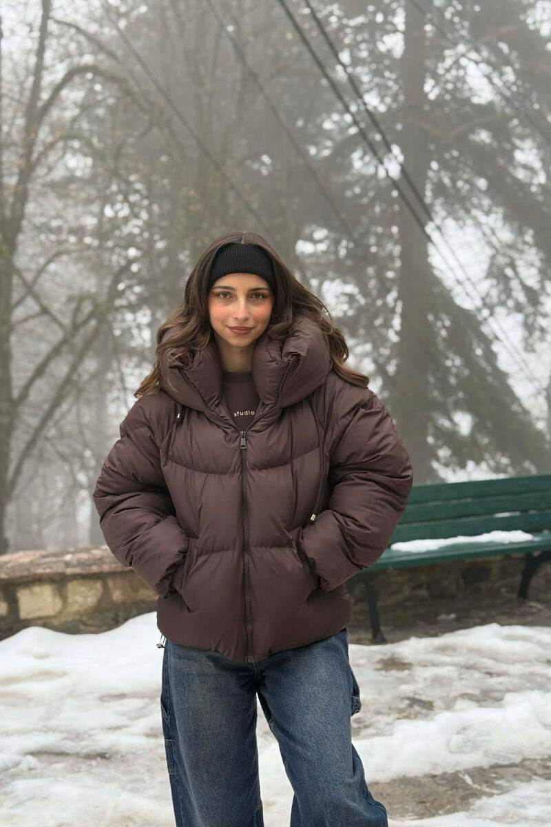 XHUP I THJESHTE NJE NGJYRESH PER FEMRA NE NGJYRE KAFE - 3