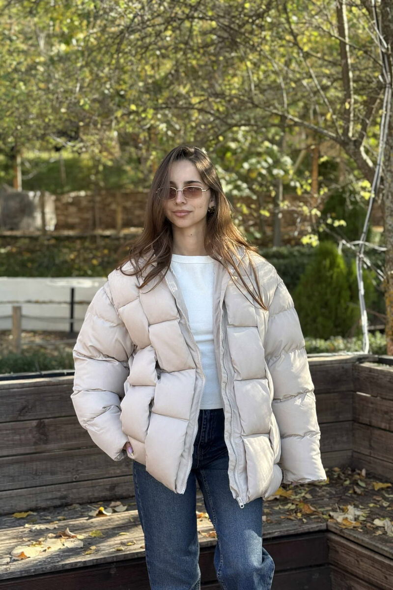 XHUP ME KAPUC PËR FEMRA NË NGJYRËN BEZHË - 2