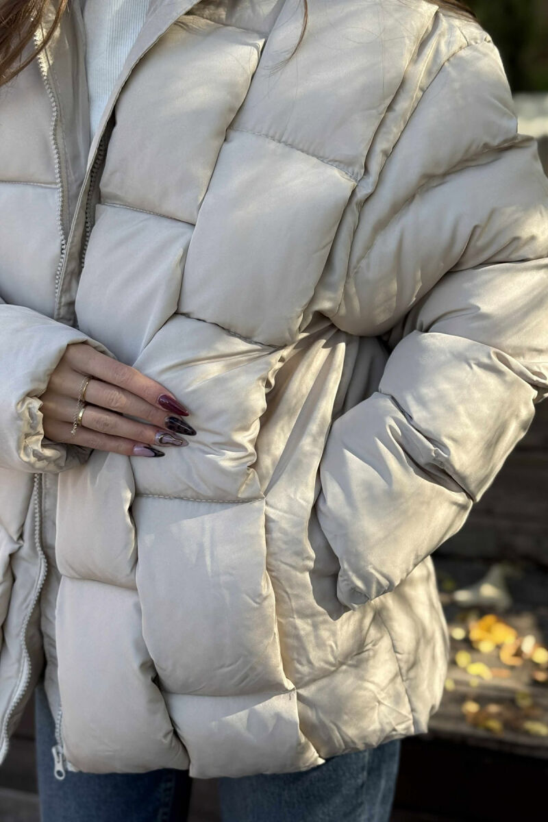 XHUP ME KAPUC PËR FEMRA NË NGJYRËN BEZHË - 3