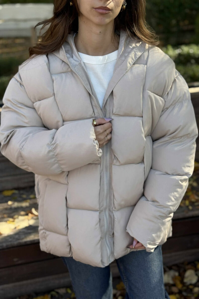 XHUP ME KAPUC PËR FEMRA NË NGJYRËN BEZHË - 4