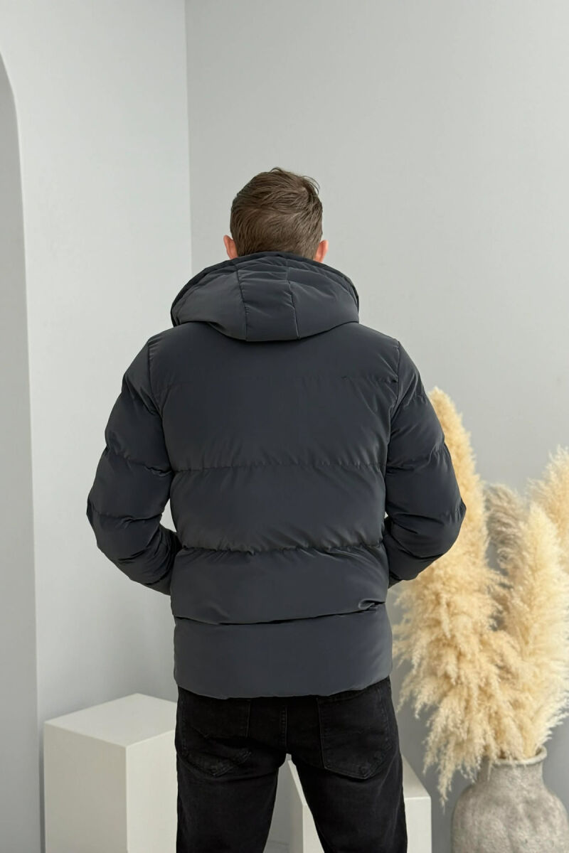 XHUP NJE NGJYRESH ME KAPUÇ DHE PUSH PER MESHKUJ NE NGJYRE GRI TE ERRET - 4