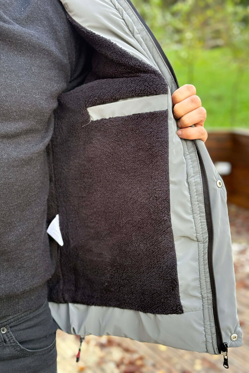 XHUP NJE NGJYRESH ME PUSH DHE KAPUÇ PER MESHKUJ NE NGJYRE GRI - 5