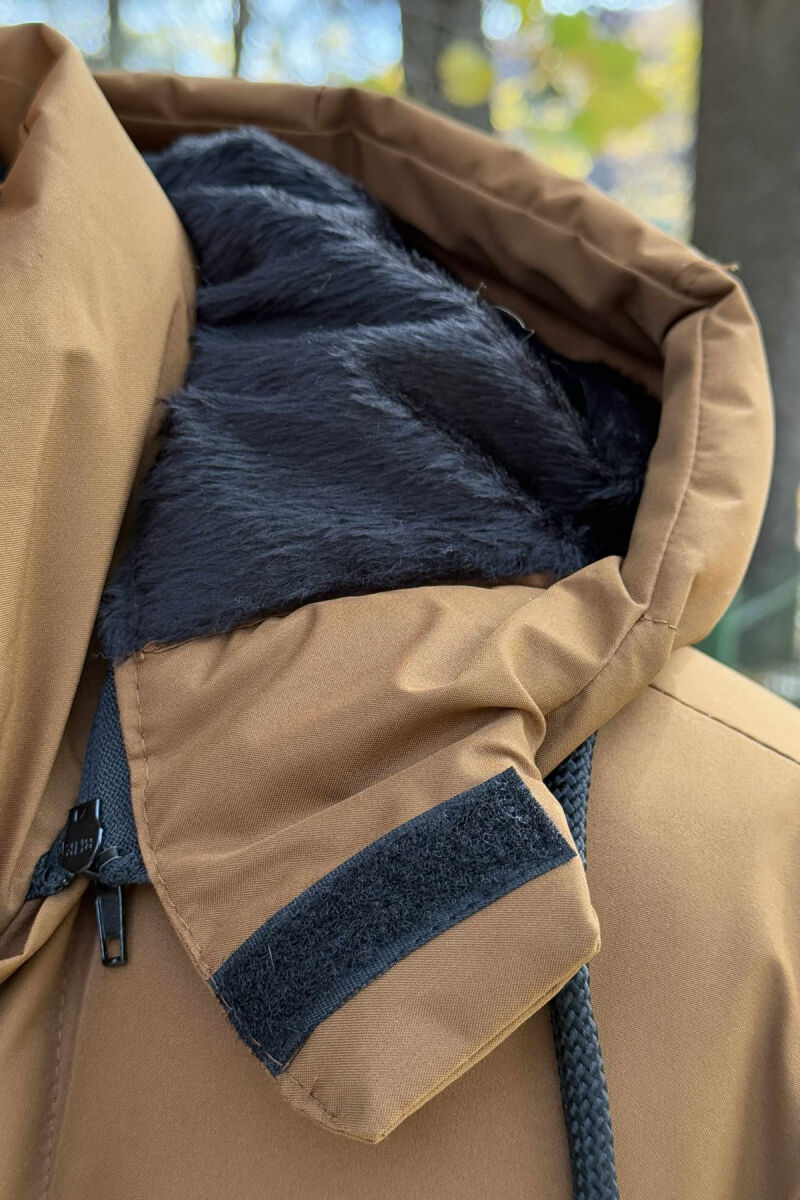 XHUP NJË NGJYRËSH ME PUSH PËR MESHKUJ NË NGJYRËN KAFE - 5