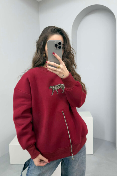 ZIPPER DETAIL LEO IMAGE FLUFFY WOMEN SWEATSHIRT BURGUNDY/VISHNJE - 2