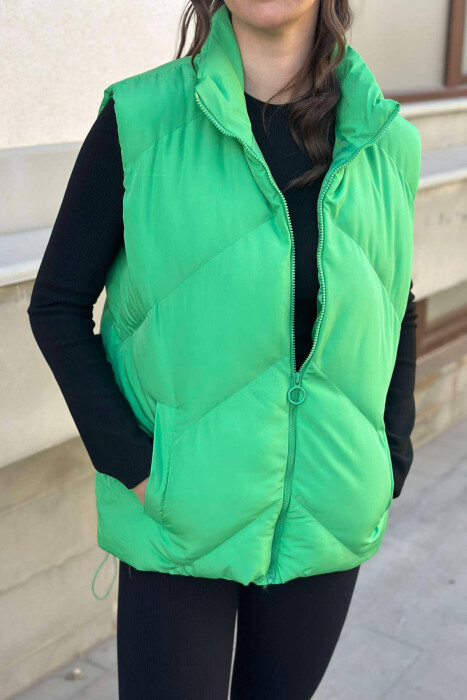 ZIPPER WOMEN VEST IN GREEN COLOR 