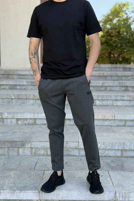 TUTA NJË NGJYRËSHE ME XHEPA ME ZINXHIR PËR MESHKUJ NË NGJYRËN GRI TË ERRËT - KLAUDIO FASHION