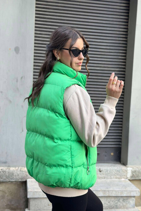 ZIPPER POCKETS WOMEN VEST IN GREEN COLOR - 2